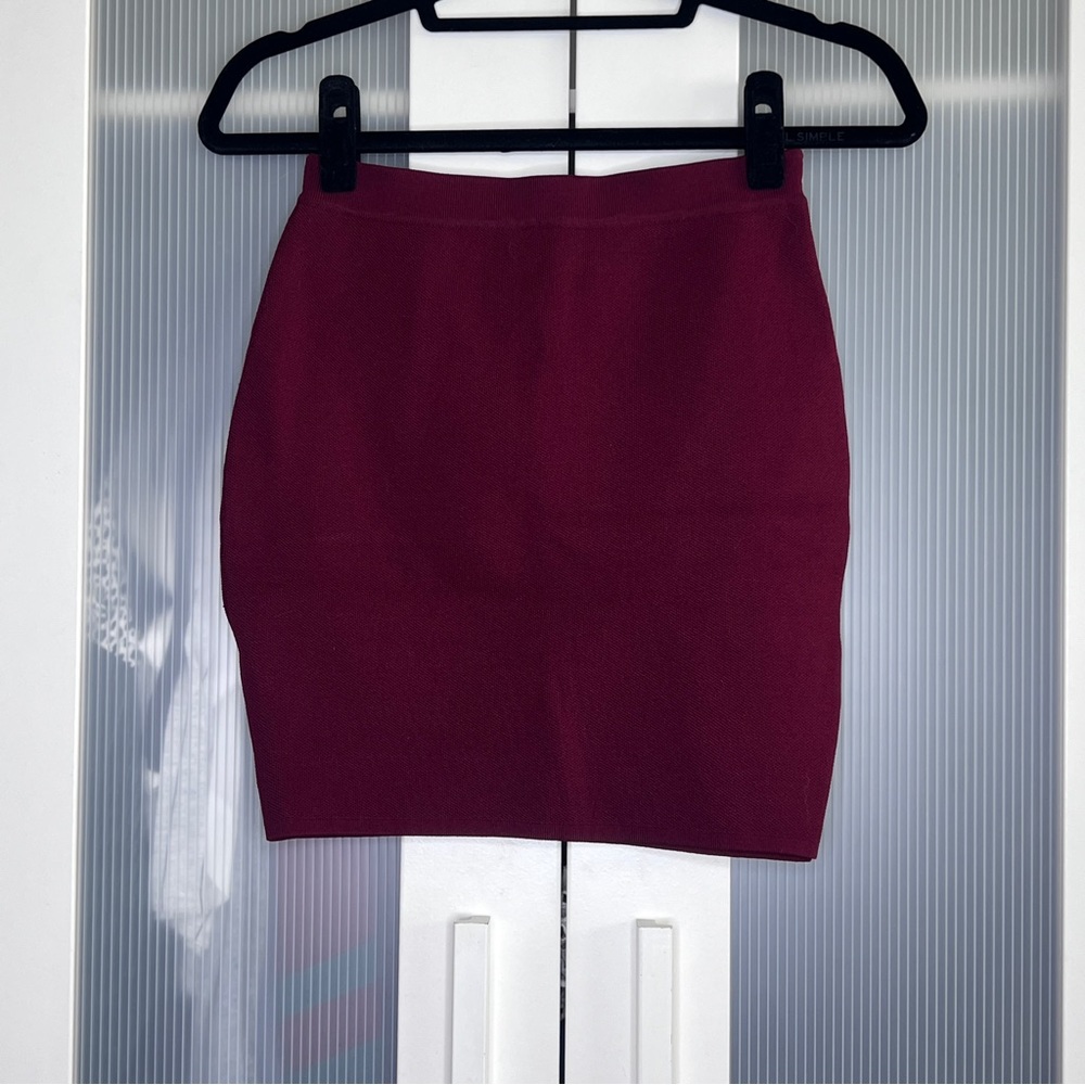 seek la (from LF) maroon burgundy body con pencil skirt